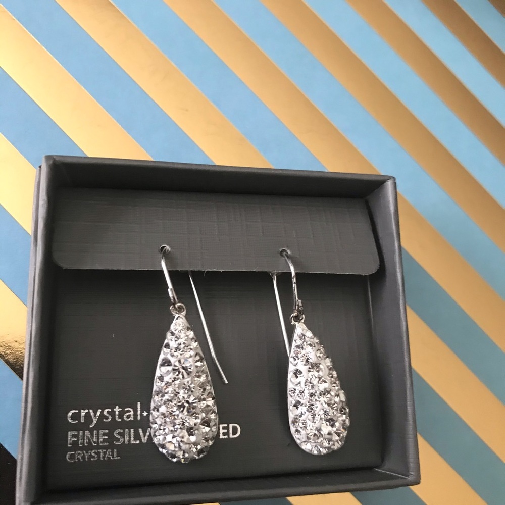Gorgeous teardrop crystal earrings, Silver plated
